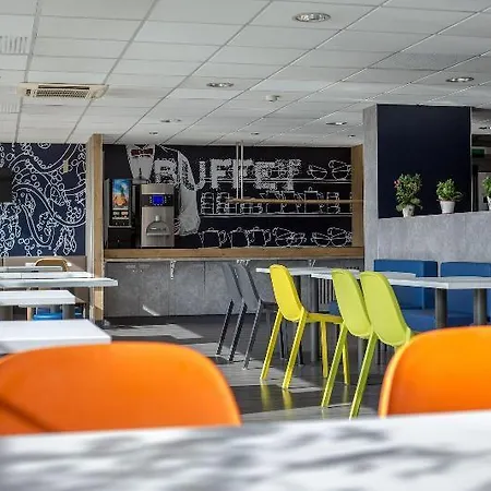 Otel Ibis Budget St Raphael Centre Et