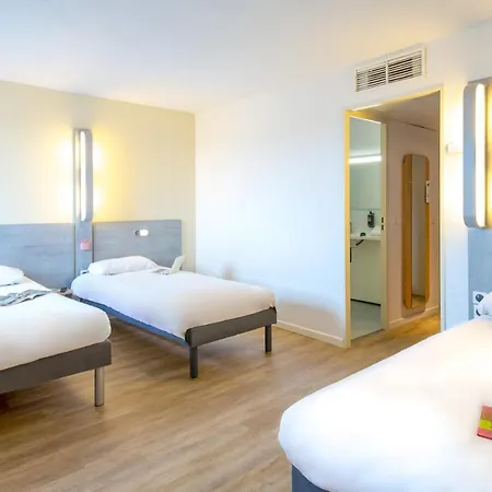 Ibis Budget St Raphael Centre Et Otel 2*