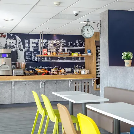 Otel Ibis Budget St Raphael Centre Et