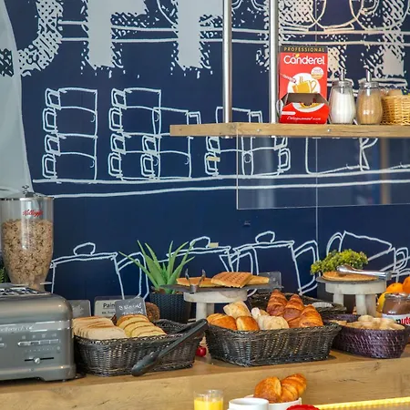 Ibis Budget St Raphael Centre Et Otel 2*