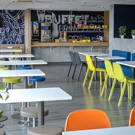 Ibis Budget St Raphael Centre Et Otel 2*